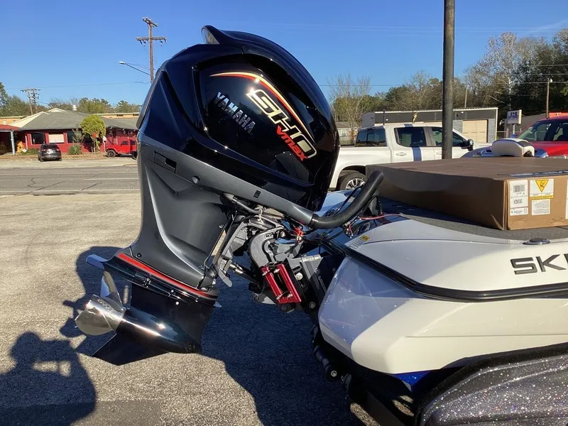 Slide: The Image of Skeeter FXR21 FLEX 2026 - 12