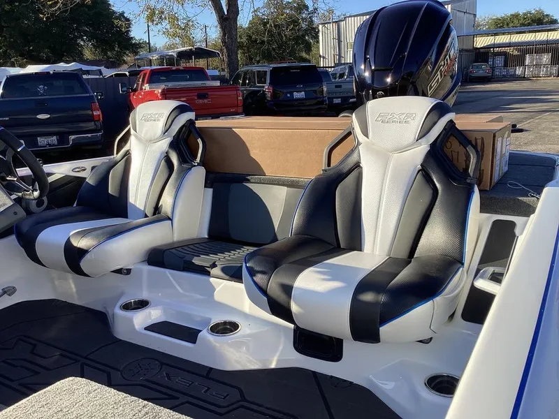 Slide: The Image of Skeeter FXR21 FLEX 2026 - 15