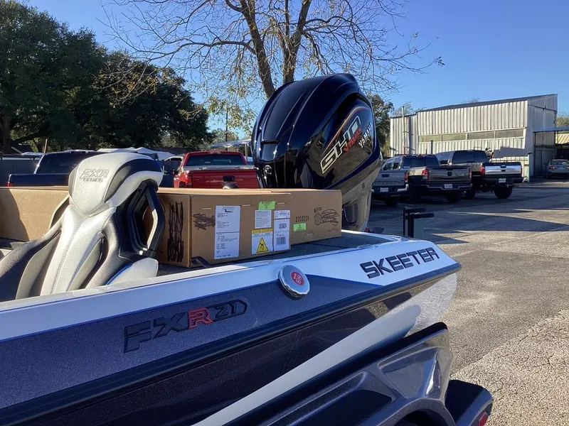 Slide: The Image of Skeeter FXR21 FLEX 2026 - 16