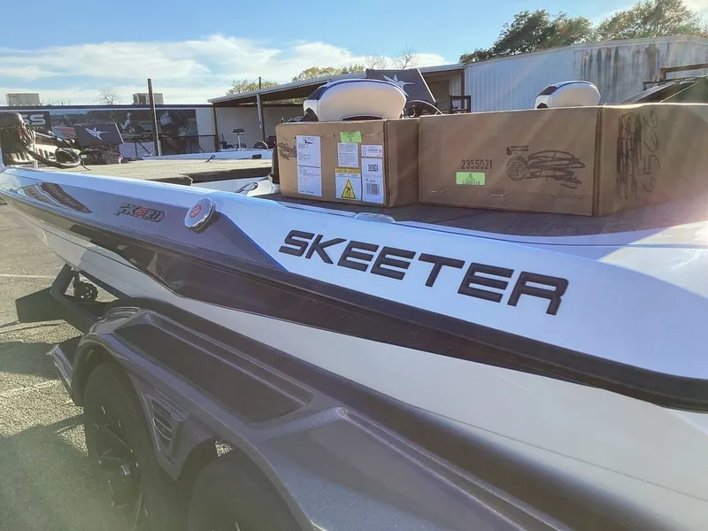 Slide: The Image of Skeeter FXR21 FLEX 2026 - 17