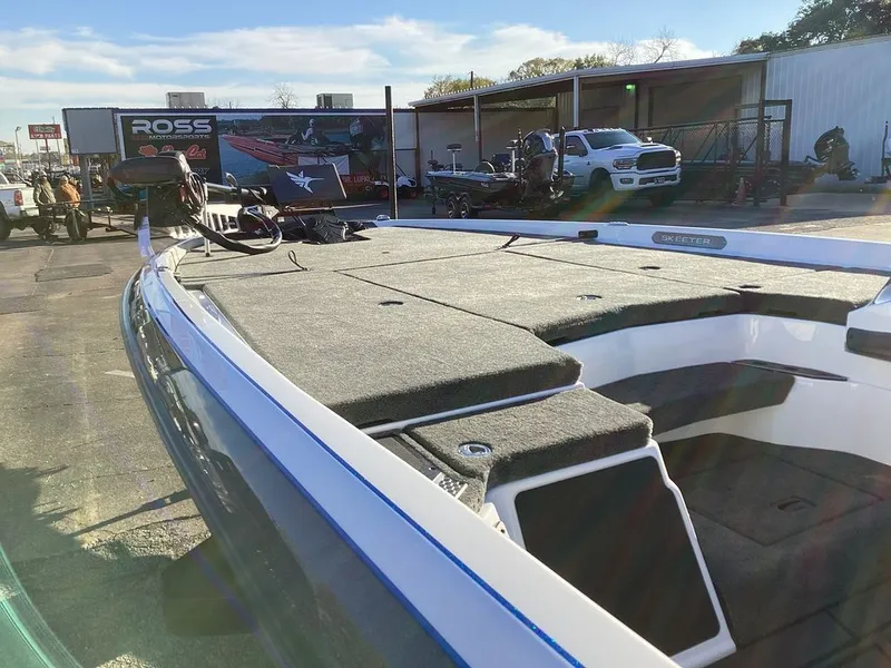 Slide: The Image of Skeeter FXR21 FLEX 2026 - 18