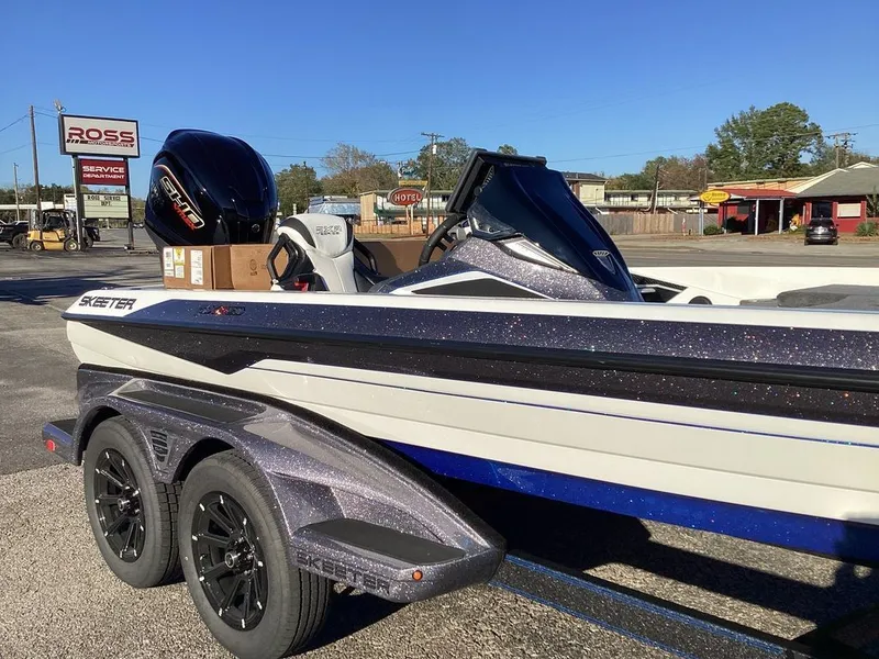 Slide: The Image of Skeeter FXR21 FLEX 2026 - 28