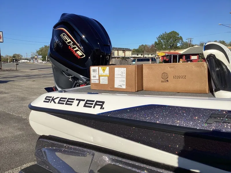 Slide: The Image of Skeeter FXR21 FLEX 2026 - 3