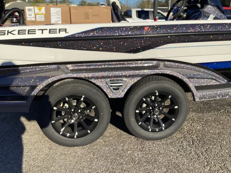 Slide: The Image of Skeeter FXR21 FLEX 2026 - 38