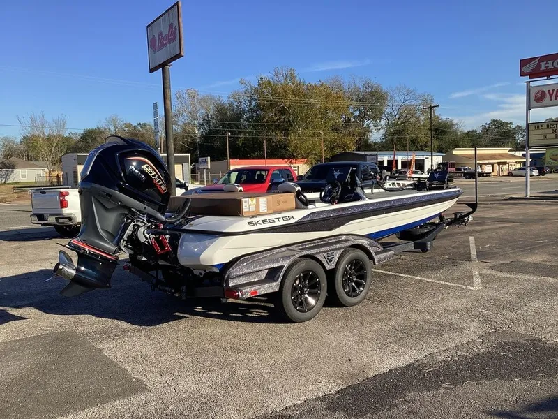 Slide: The Image of Skeeter FXR21 FLEX 2026 - 5