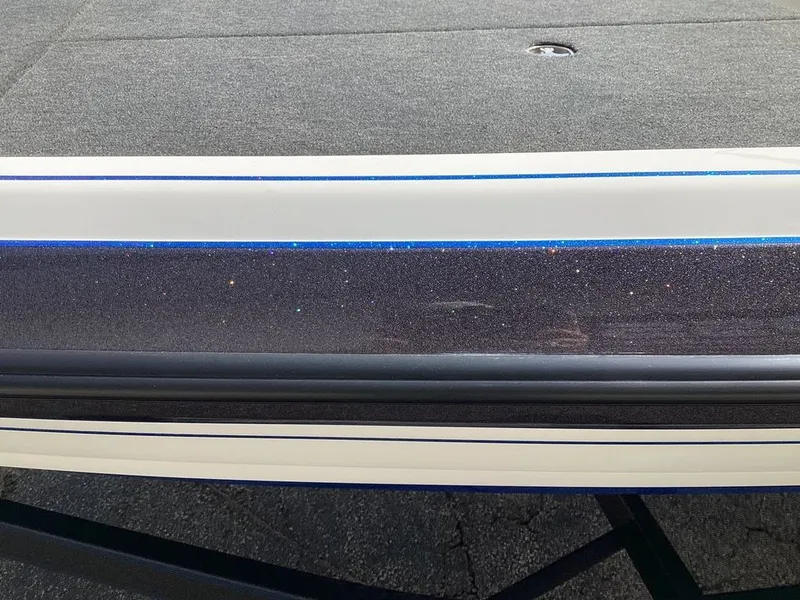 Slide: The Image of Skeeter FXR21 FLEX 2026 - 60