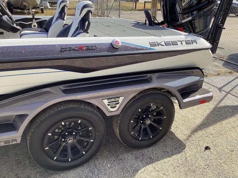 Slide: The Image of Skeeter FXR21 FLEX 2026 - 64