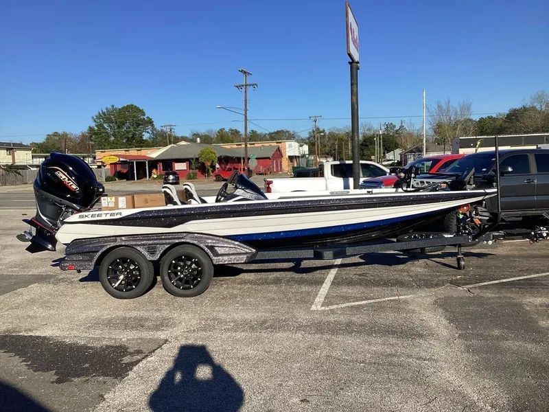 Slide: The Image of Skeeter FXR21 FLEX 2026 - 7