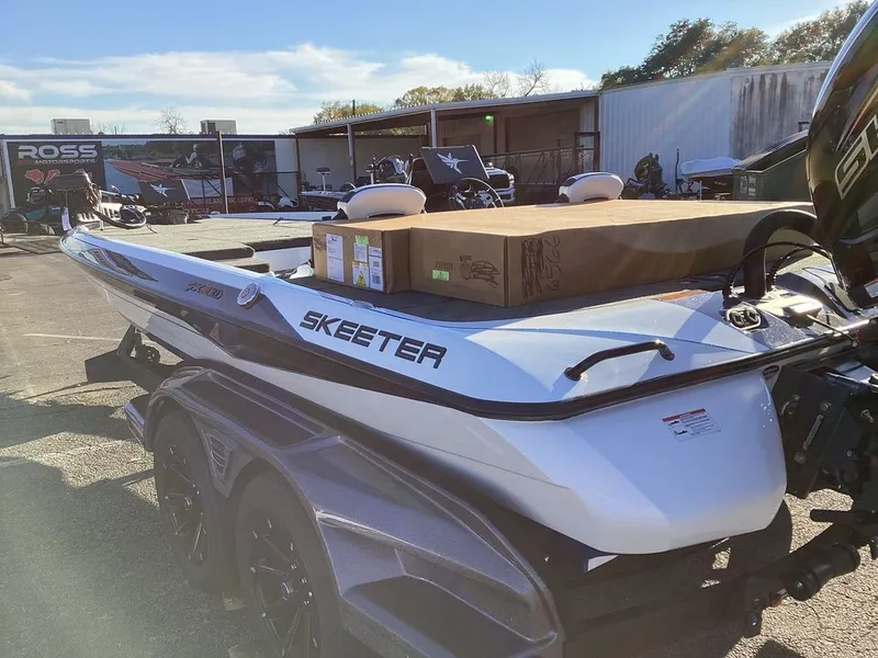 Slide: The Image of Skeeter FXR21 FLEX 2026 - 8