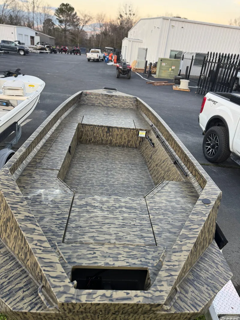 Slide: The Image of Edge Boats 653 DB 2026 - 3