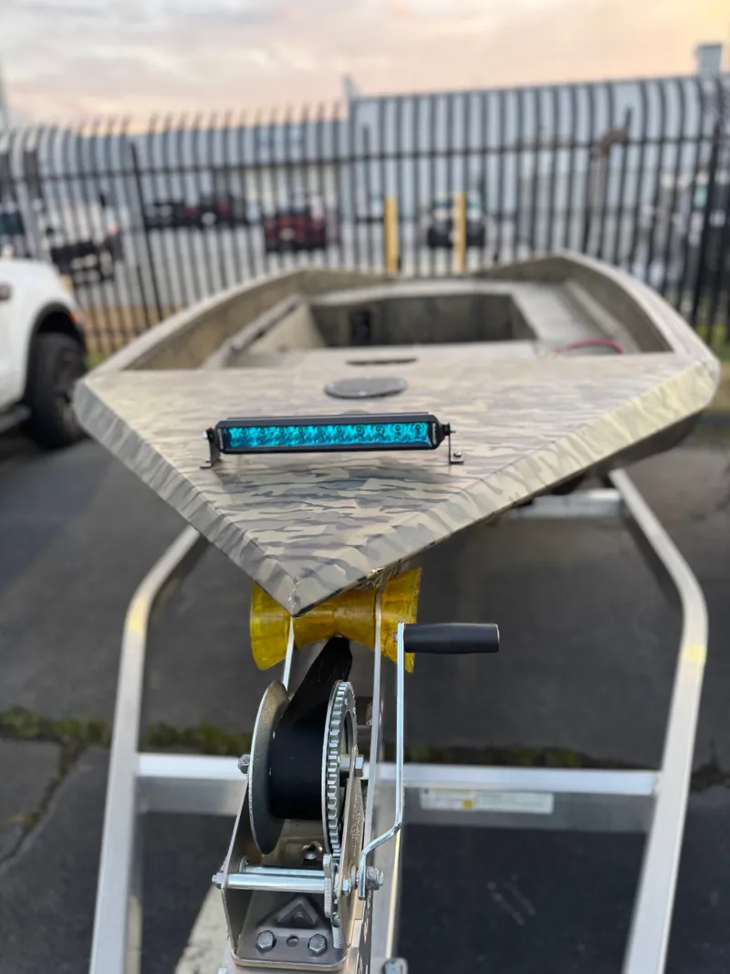 Slide: The Image of Edge Boats 653 DB 2026 - 8