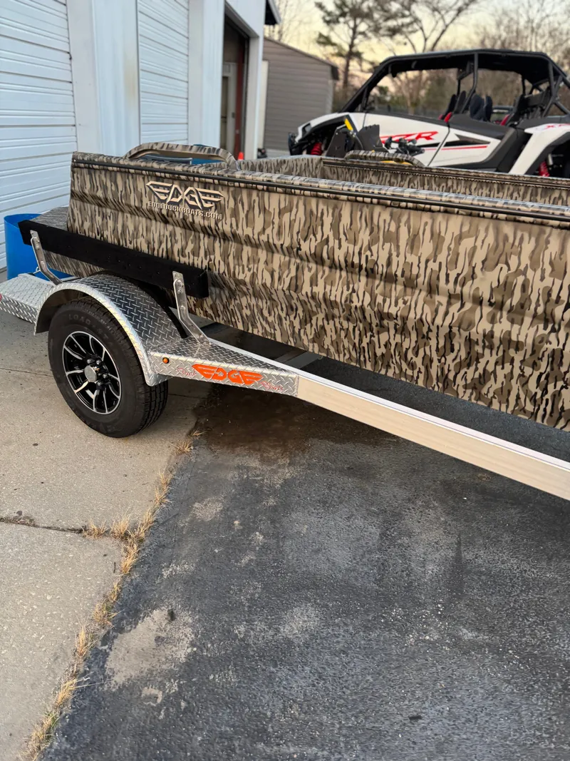 Slide: The Image of Edge Boats 756 DB 2026 - 5