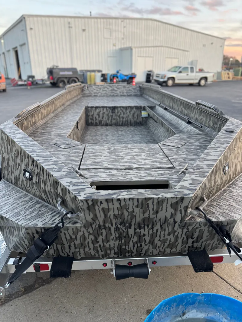 Slide: The Image of Edge Boats 756 DB 2026 - 6