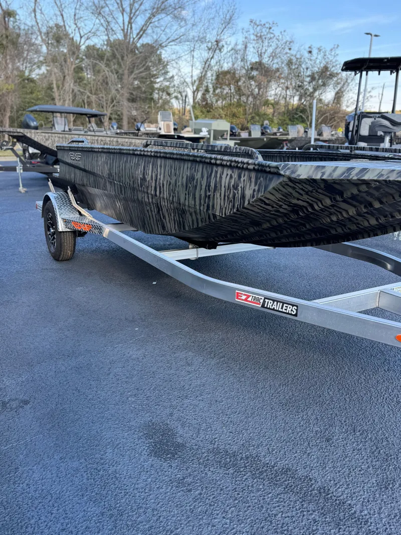 Slide: The Image of Edge Boats 656 DB 2026 - 3