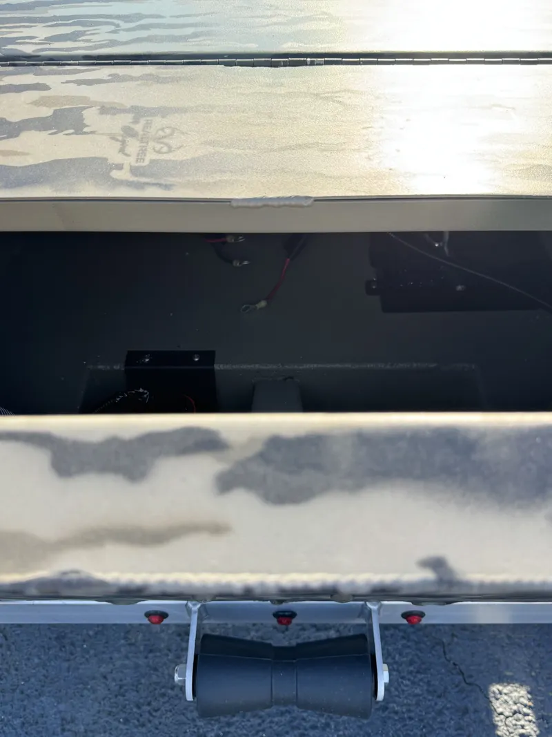 Slide: The Image of Edge Boats 656 DB 2026 - 7