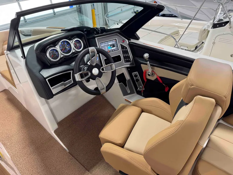 Slide: The Image of MasterCraft XT22 2022 - 10
