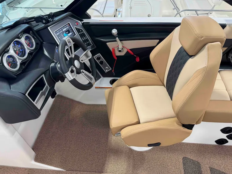 Slide: The Image of MasterCraft XT22 2022 - 13