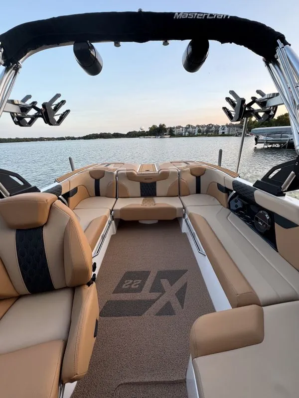Slide: The Image of MasterCraft XT22 2022 - 5