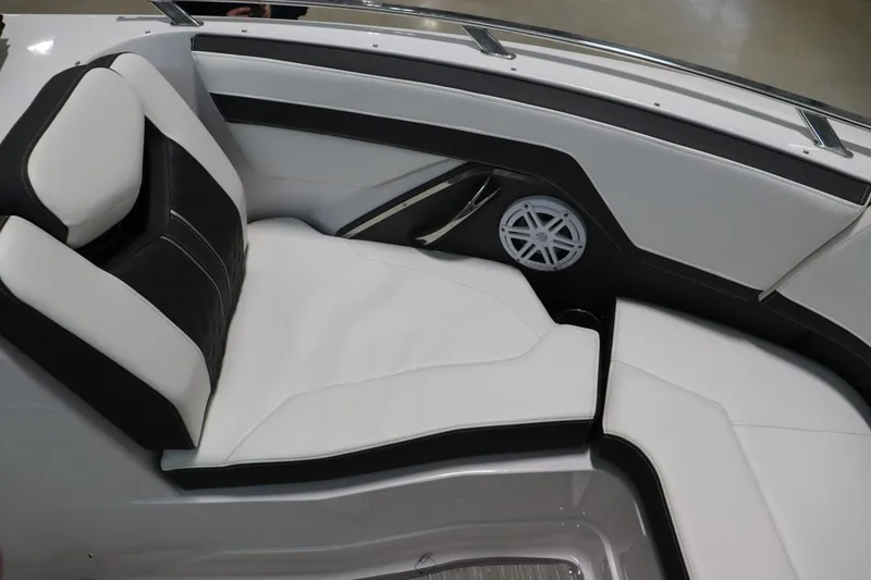 Slide: The Image of Monterey 258SS Super Sport 2025 - 20