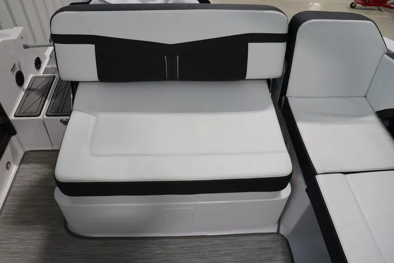 Slide: The Image of Monterey 258SS Super Sport 2025 - 24