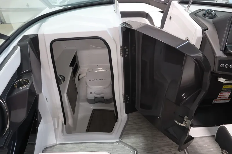 Slide: The Image of Monterey 258SS Super Sport 2025 - 28