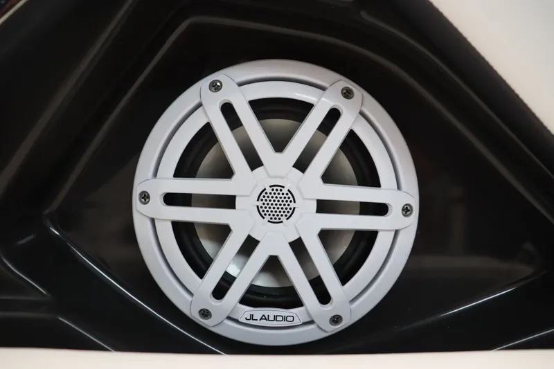 Slide: The Image of Monterey 258SS Super Sport 2025 - 37