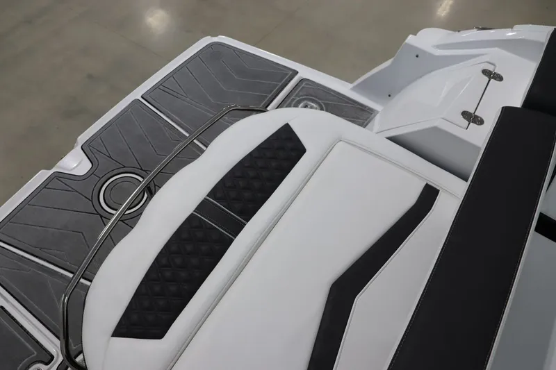 Slide: The Image of Monterey 258SS Super Sport 2025 - 5