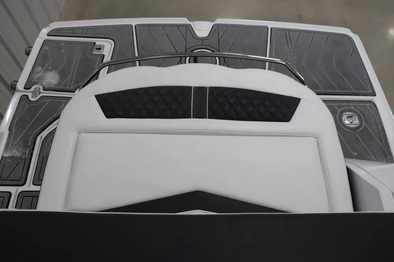 Slide: The Image of Monterey 258SS Super Sport 2025 - 6