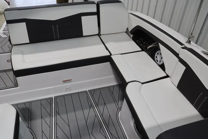 Slide: The Image of Monterey 278SS Super Sport 2025 - 22