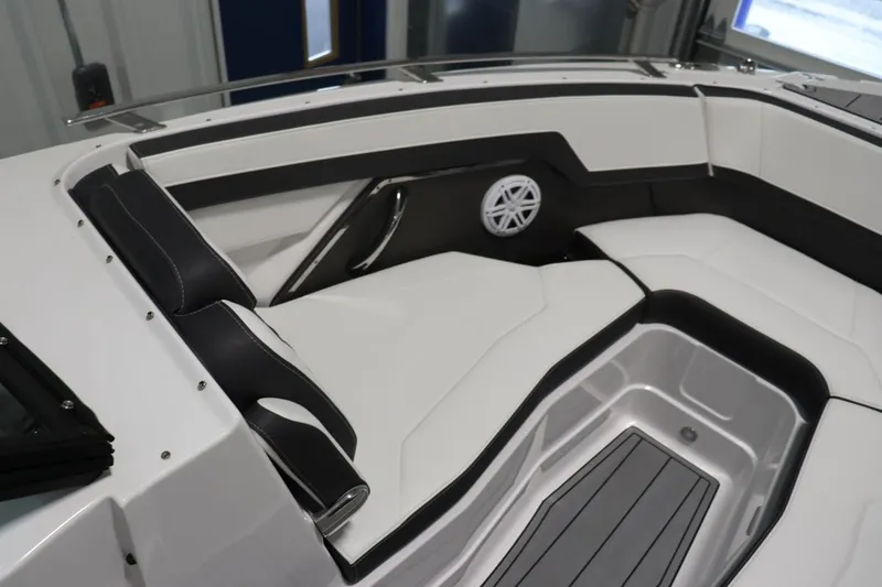 Slide: The Image of Monterey 278SS Super Sport 2025 - 31