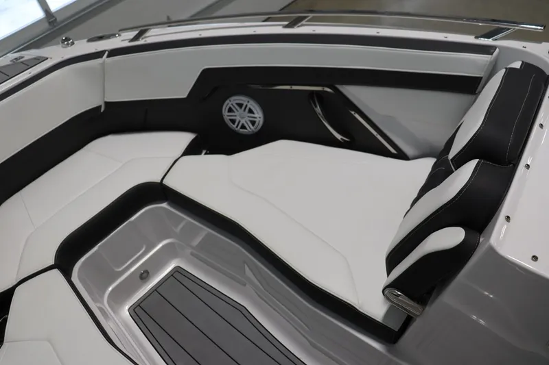 Slide: The Image of Monterey 278SS Super Sport 2025 - 32