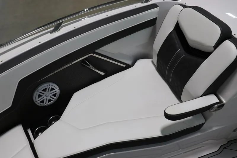 Slide: The Image of Monterey 278SS Super Sport 2025 - 33