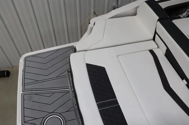 Slide: The Image of Monterey 278SS Super Sport 2025 - 6