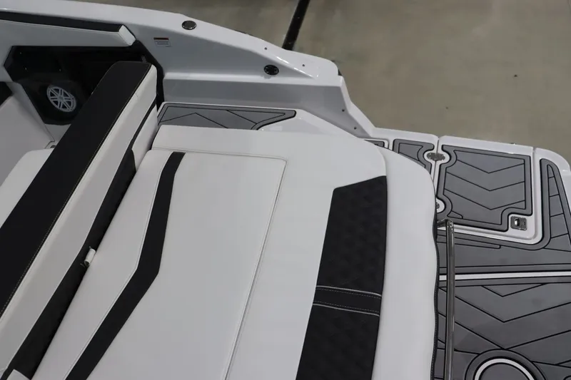 Slide: The Image of Monterey 278SS Super Sport 2025 - 7