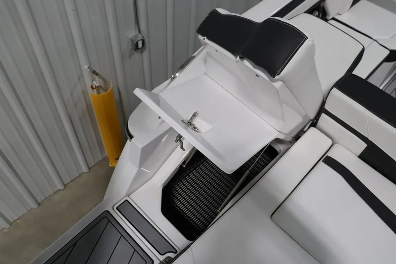 Slide: The Image of Monterey 278SS Super Sport 2025 - 8