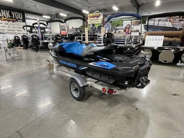 Slide: The Image of Sea-Doo RXT 2019 - 8