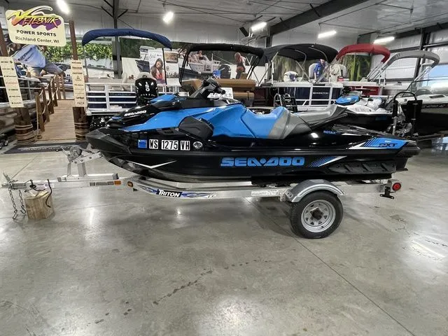 Slide: The Image of Sea-Doo RXT 2019 - 9