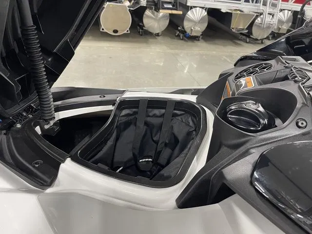 Slide: The Image of Sea-Doo FISH PRO 2022 - 8