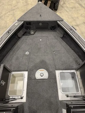 Slide: The Image of Lund 1875 Pro-V Sport 2026 - 12