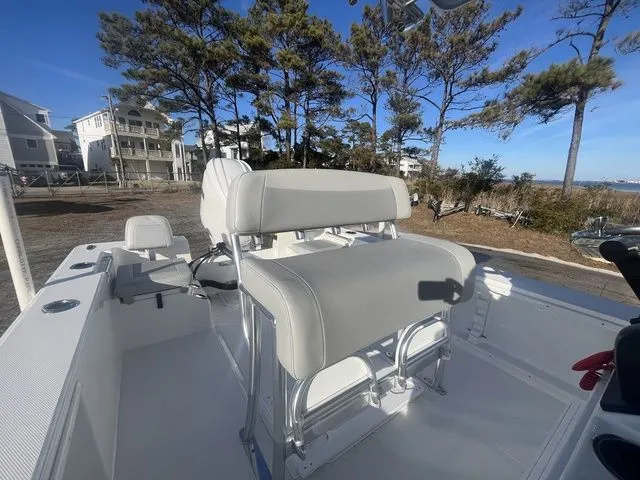 Slide: The Image of Bay Rider 2460FS 2026 - 10