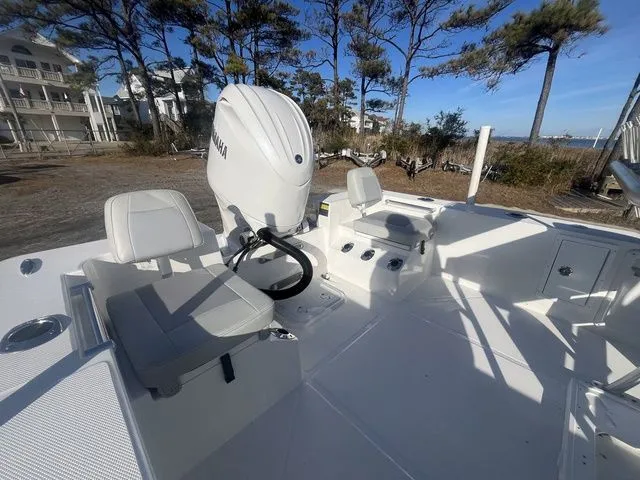 Slide: The Image of Bay Rider 2460FS 2026 - 11