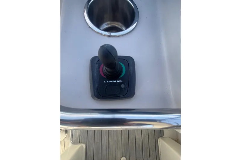 Slide: The Image of Throttle control of 2006 Formula 34 Performance Cruiser boat. - 27