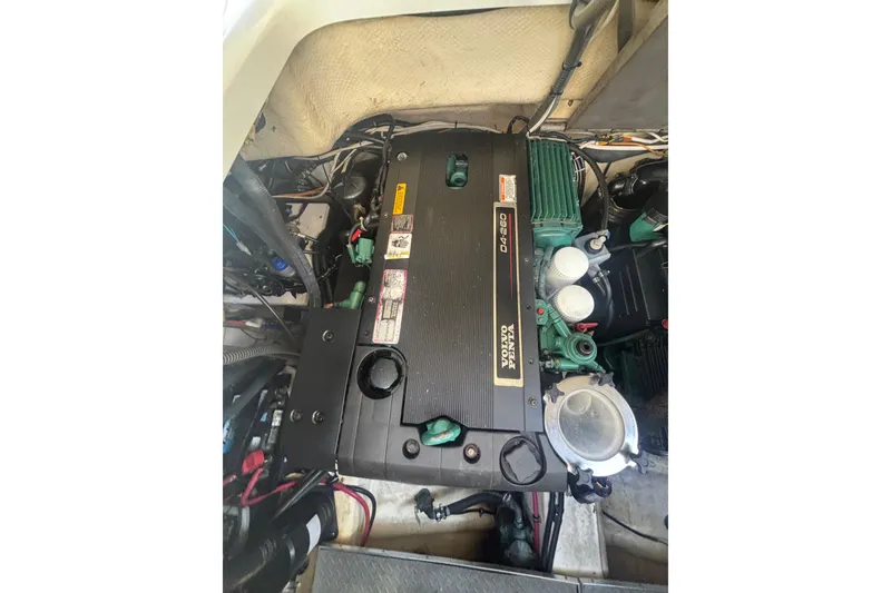 Slide: The Image of Engine compartment of a 2006 Formula 34 Performance Cruiser with Volvo Penta D4-260 engine. - 47