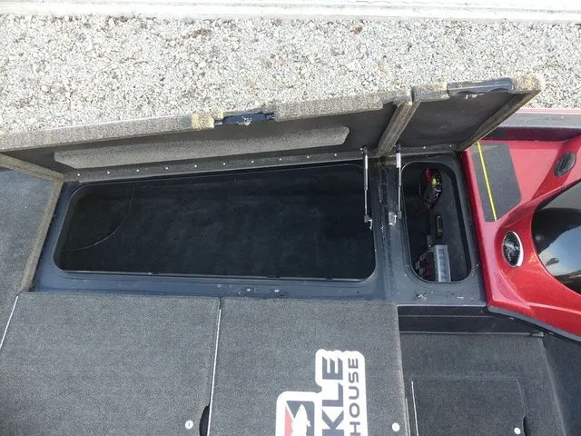 Slide: The Image of Skeeter 21i 2010 - 15