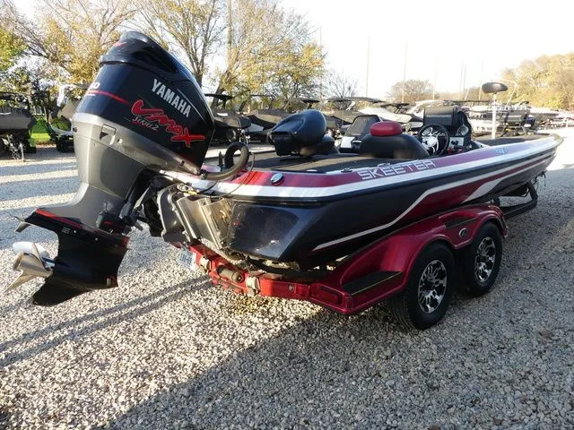 Slide: The Image of Skeeter 21i 2010 - 7