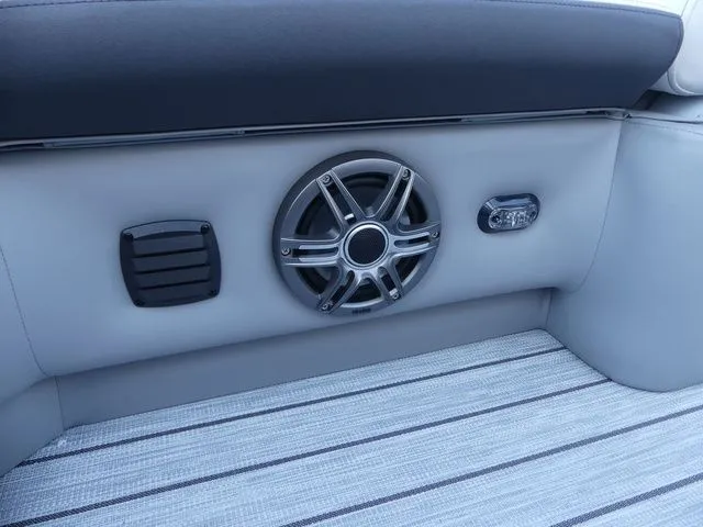 Slide: The Image of SunCatcher Select 322RC 2026 - 13