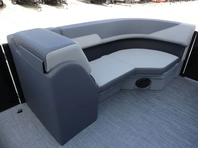 Slide: The Image of Lowe LS 190 2026 - 16