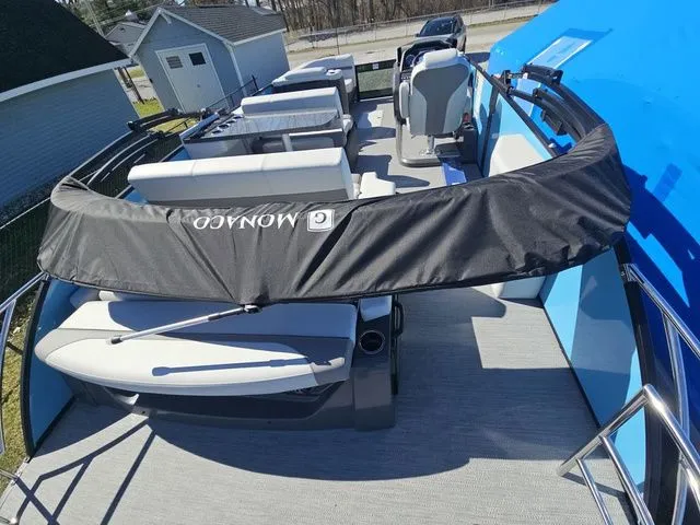 Slide: The Image of Godfrey Monaco 255 MTF 27" Impact Center Tube Package 2026 - 13