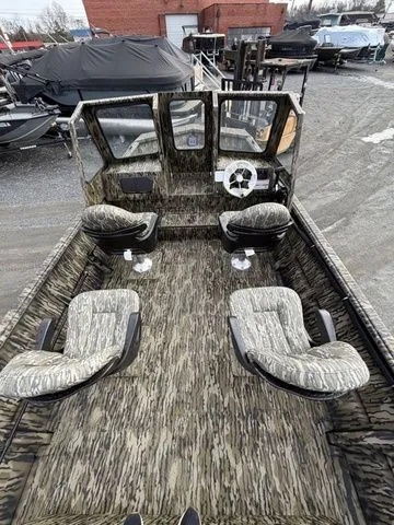 Slide: The Image of SeaArk 2072 MVT Flatcat 2026 - 7