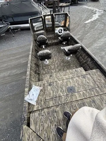 Slide: The Image of SeaArk 2072 MVT Flatcat 2026 - 8